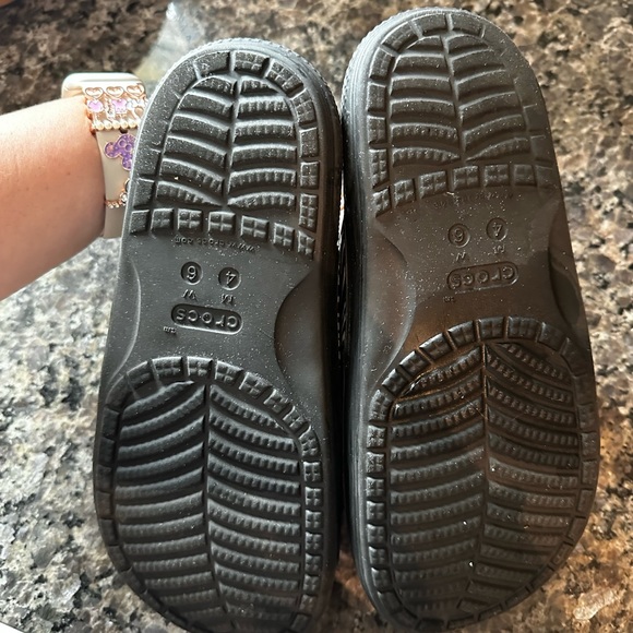 Crocs Sandals Size 6 Women Like New Animal Print - Picture 3 of 3